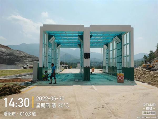 礦場(chǎng)龍門式洗車機(jī)
